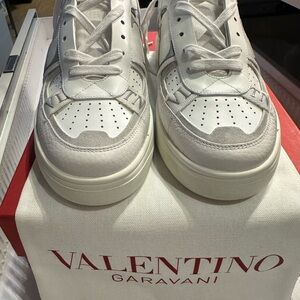 Valentino Garavani Men's Off-White Sneakers